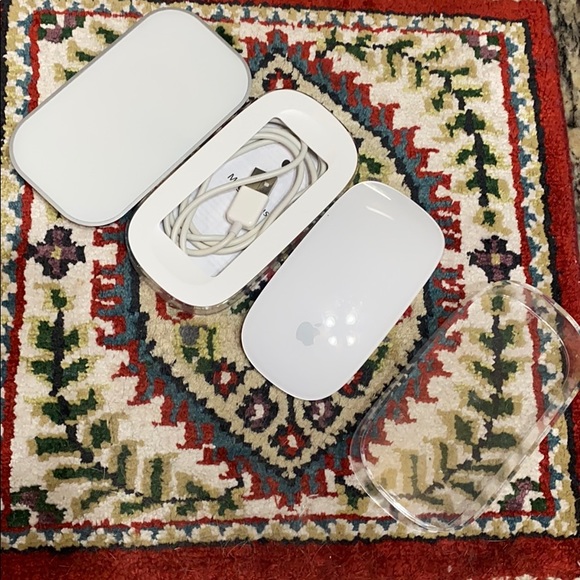 Apple Magic Mouse - Picture 2 of 8